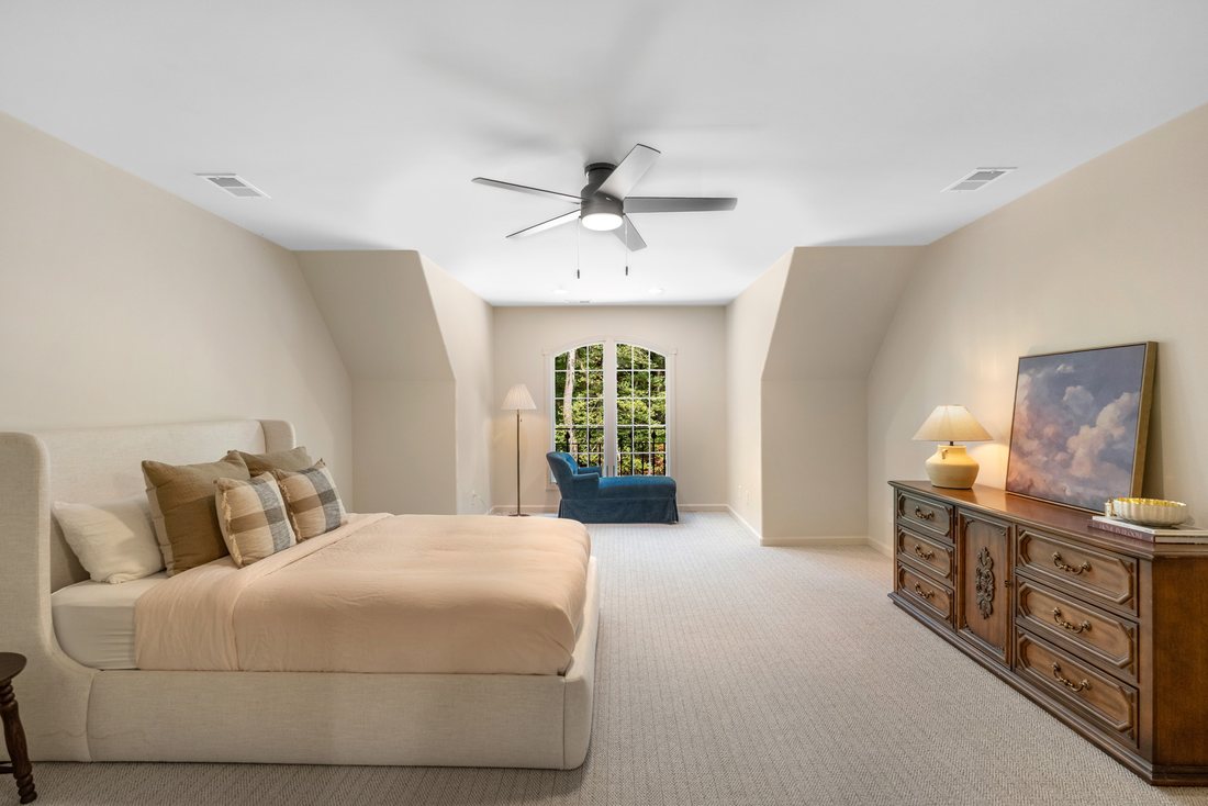 Upstairs bedroom